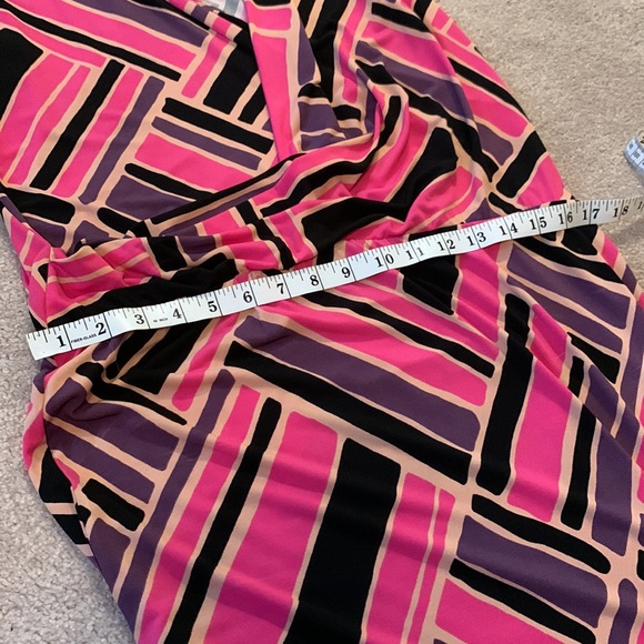 Sleeveless summer dress; has lot of stretch to it. - Picture 5 of 7